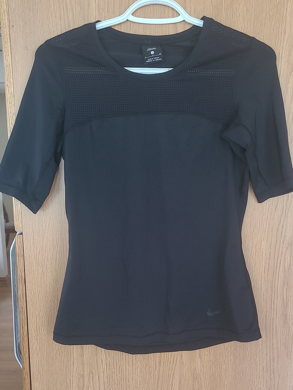 Nike Black Women's Short-Sleeve Athletic Top